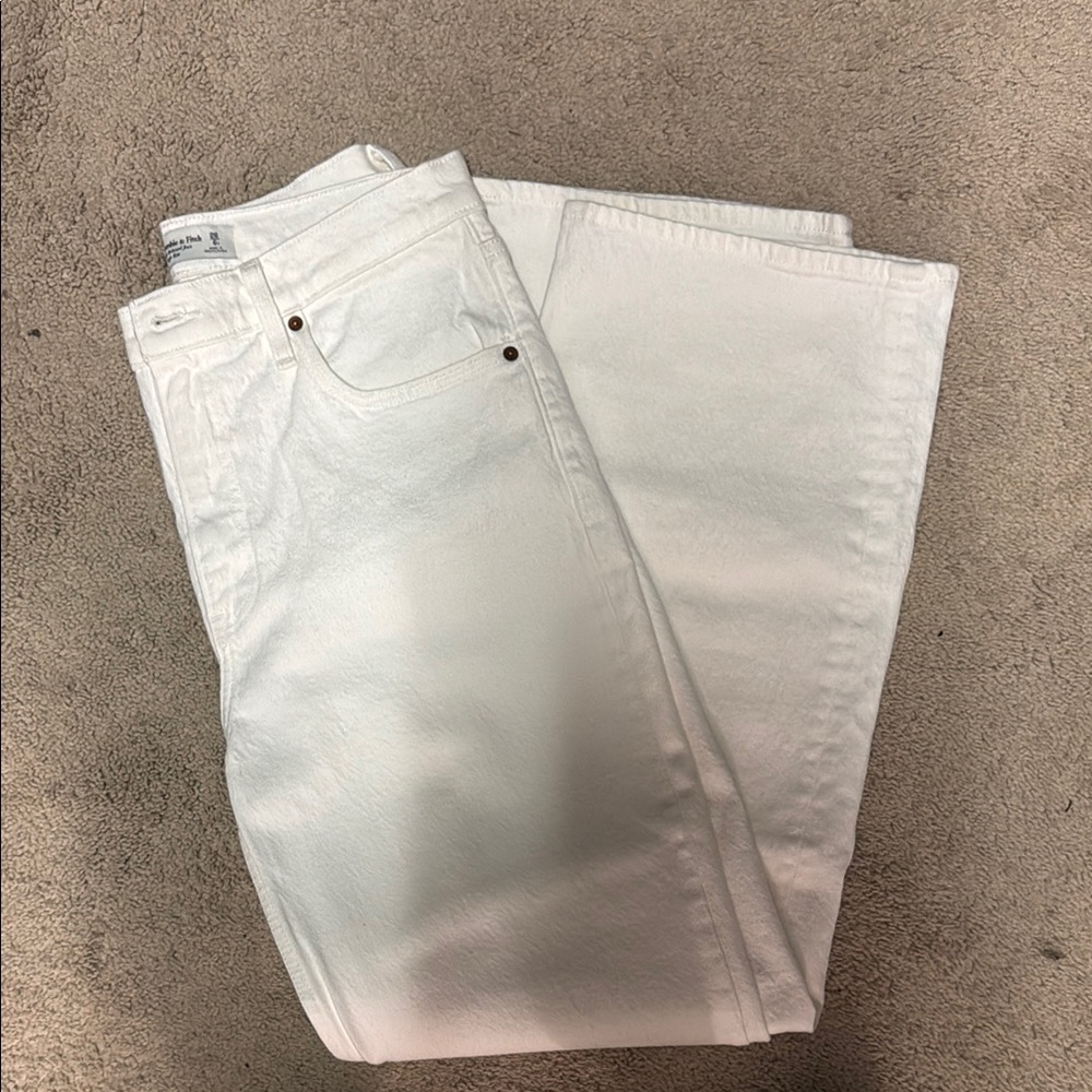 Abercrombie 90s High Rise Relaxed Jean